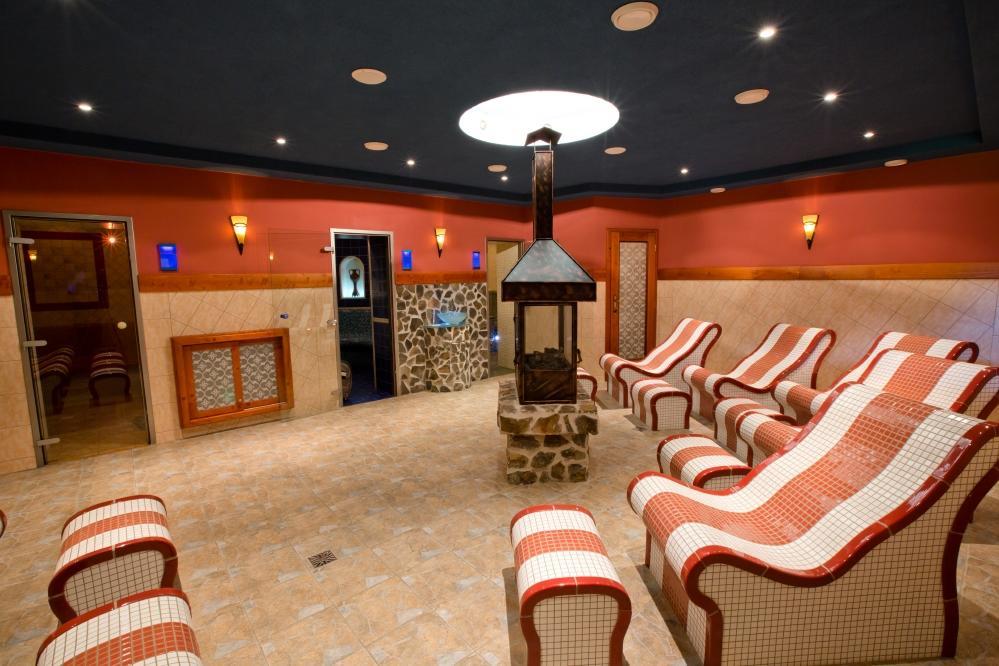 Hotel Gobor Вітанова Екстер'єр фото